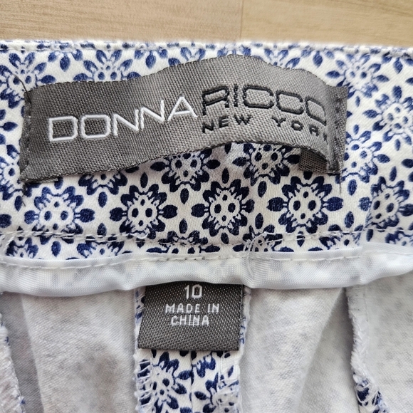 Donna Ricco NY Blue White Print Flat Front Lightweight Pants Size 10 - Picture 10 of 11